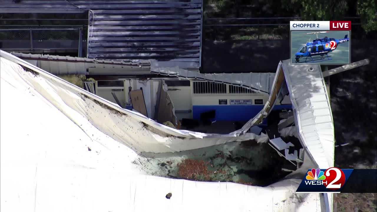 20 people inside when roof collapses - Cc62a767 E625 4d94 8bb4 83b28842c53c