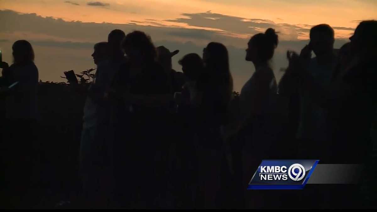 Dozens in Corder, Missouri, get rare glimpse of solar eclipse