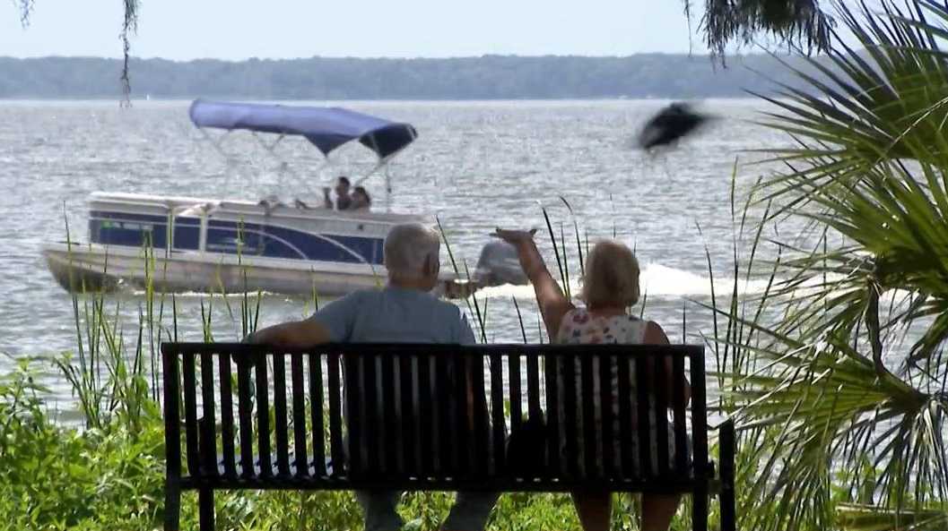 Neighbors raise concerns over possible sale of Eustis Community Center, lakefront park