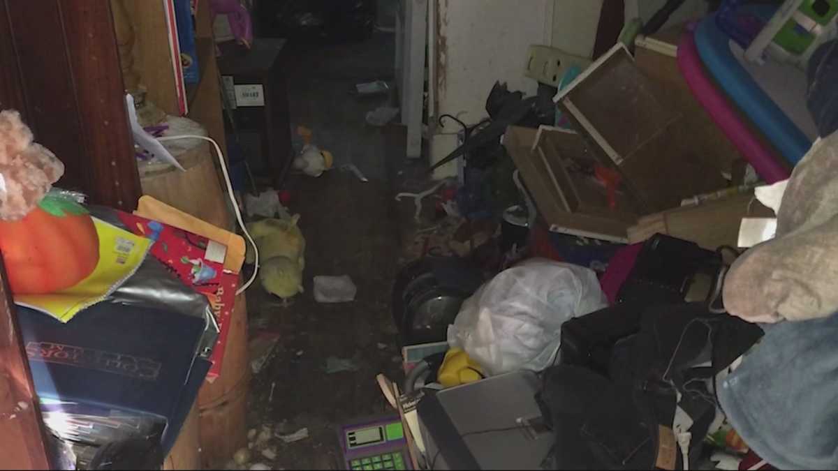 Mom, grandmother charged after girl found living in squalor