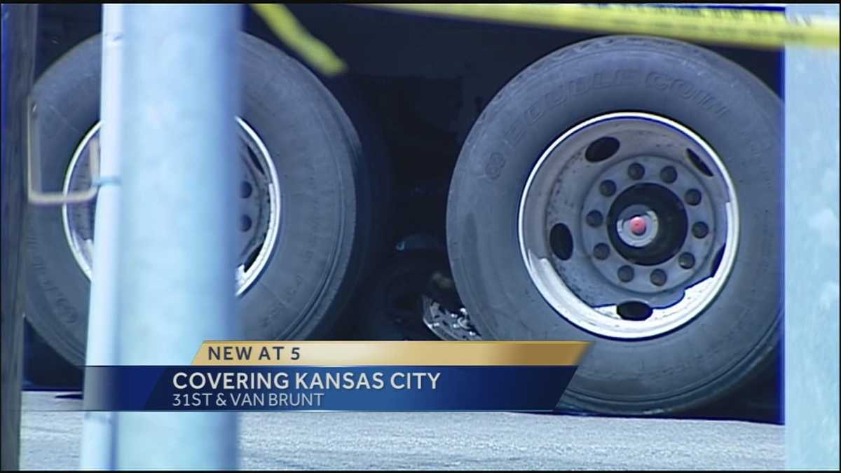Motorcyclist dies in crash with tractor trailer