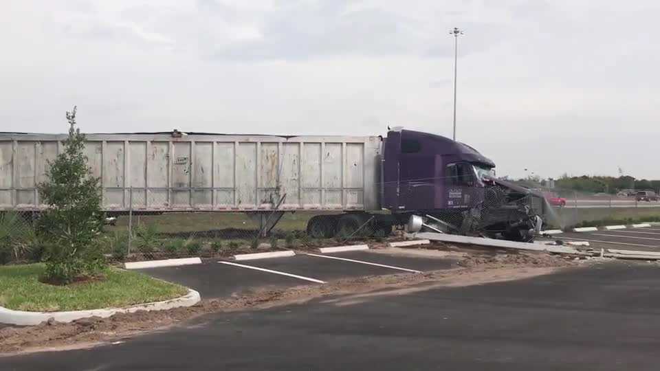 2 killed in crash in West Palm Beach