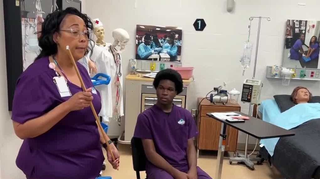 Palm Beach County high school trains students to prepare for hurricanes