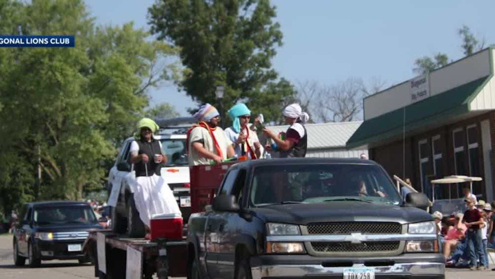 Diagonal Labor Day Parade displays controversial float