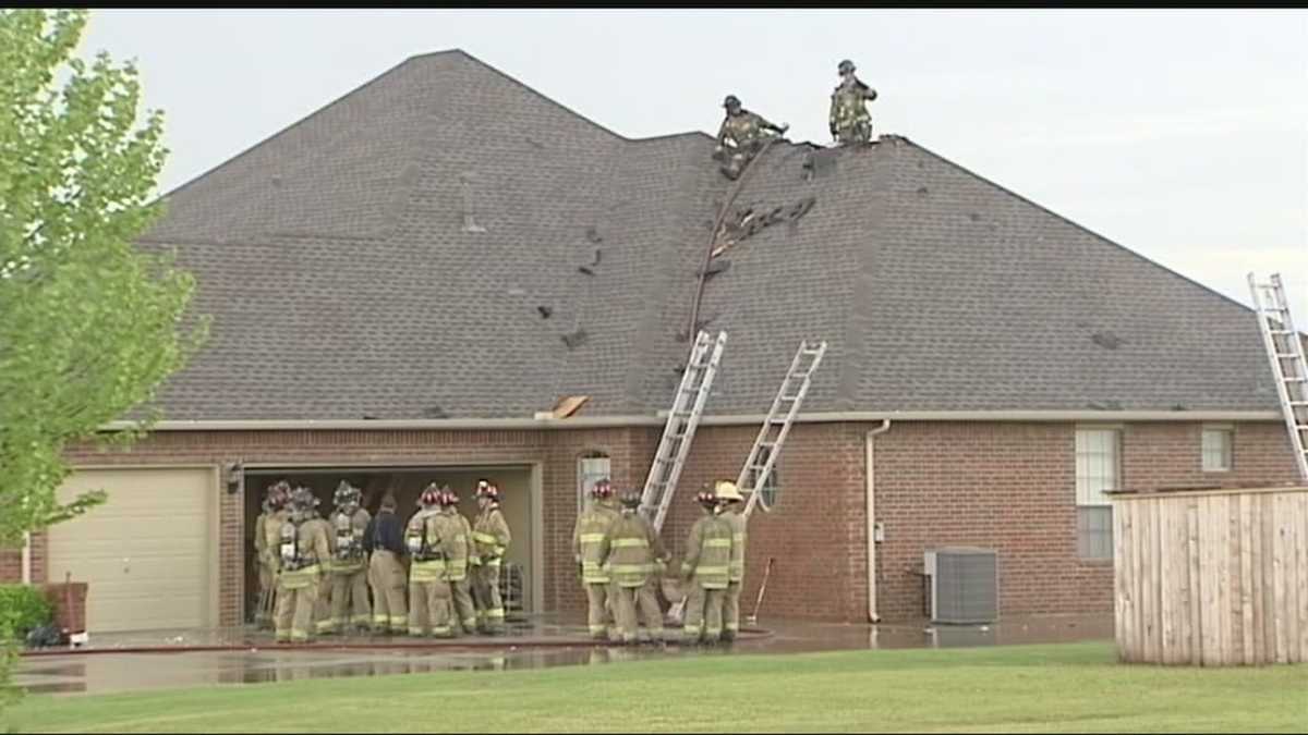 Lightning sparks southwest Oklahoma City house fire