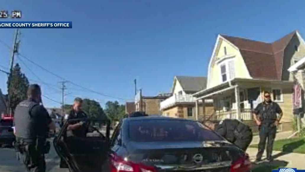 Man leads deputies on chase, blows 5 stop signs with kids in car