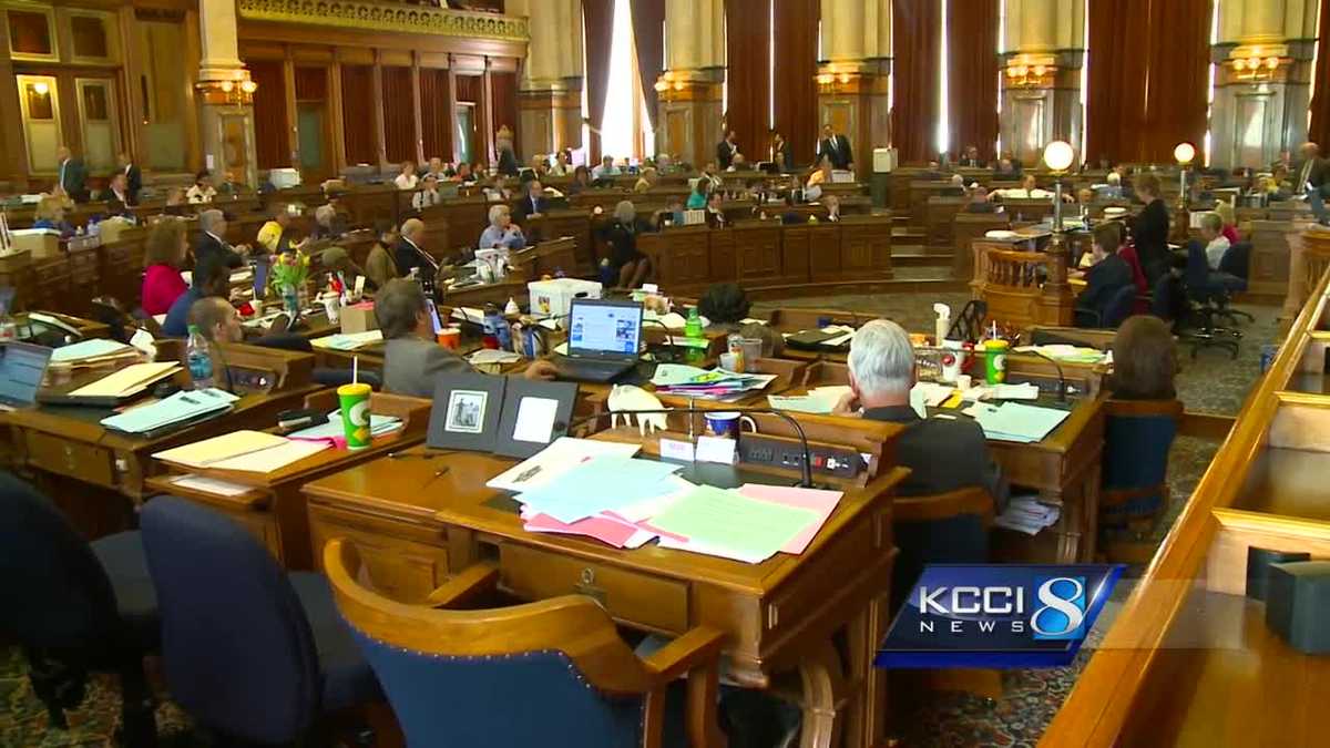 Iowa Lawmakers Adjourn Memorable 2017 Legislative Session 5831