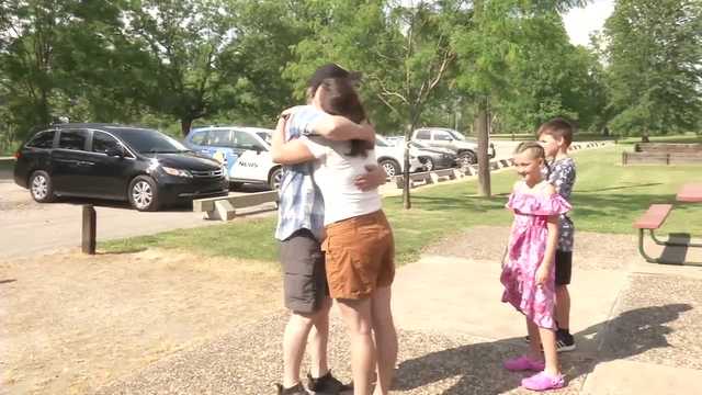 Iowan meets Utah man who she donated her kidney to - Vimarsana News