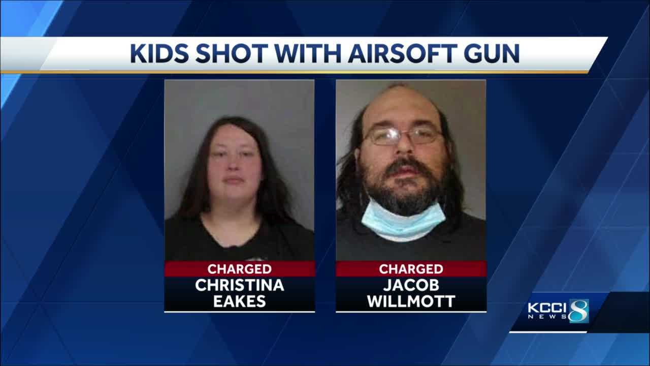 Iowa couple accused of using airsoft pistols to punish children - Vimarsana News