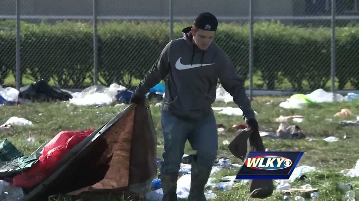Volunteers help clean up Kentucky Derby mess