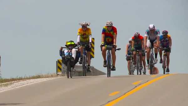 young riders hit the ragbrai route from winterset to knoxville