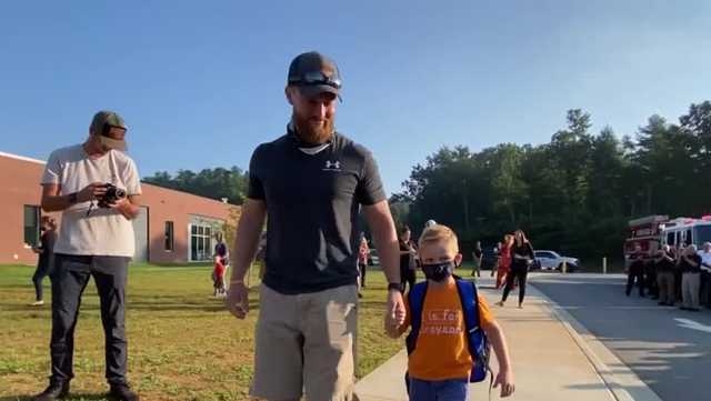 Boy gets special welcome to kindergarten after mom dies of COVID-19 - Vimarsana News