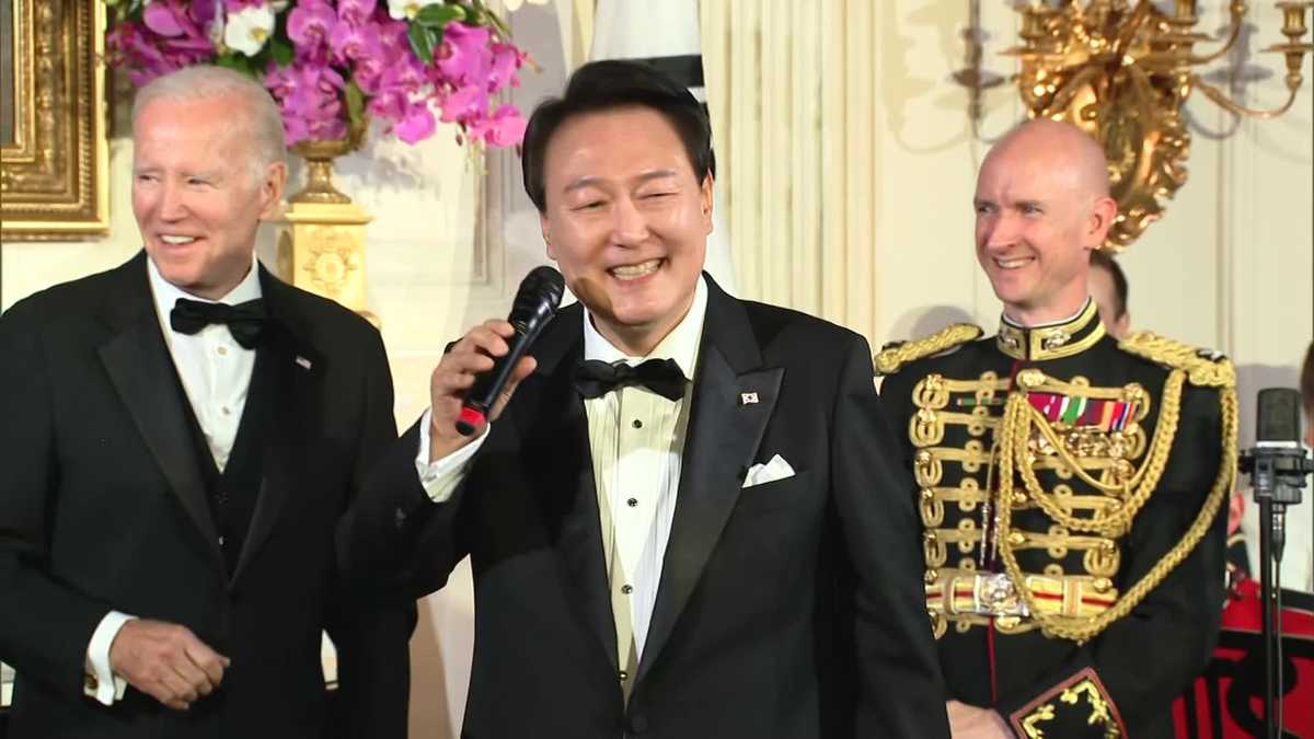 Don McLean offers duet with South Korean president who sang 'American Pie'