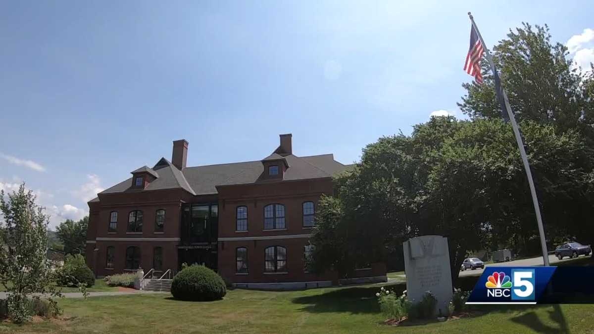 Vermont selectboard discusses reciting "Pledge of Allegiance" at meetings