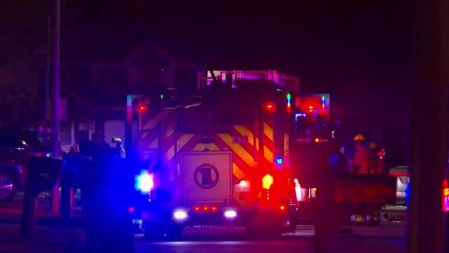 Crews respond to Urbandale, Iowa house fire - Vimarsana News