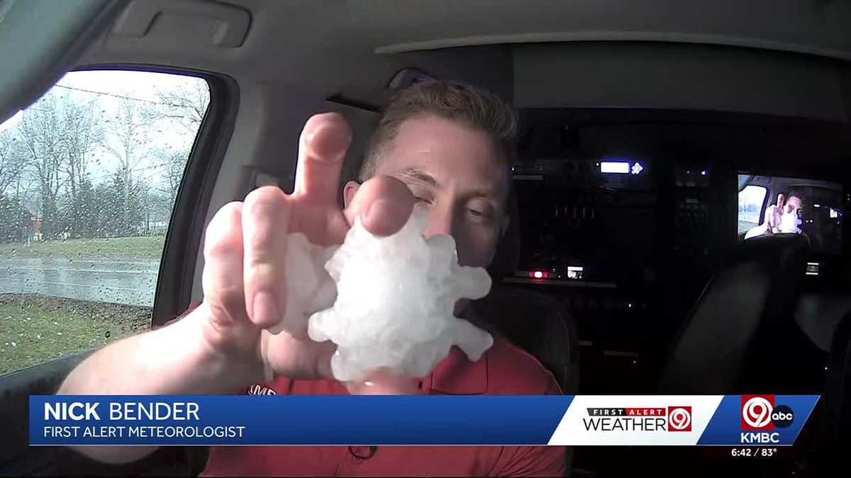 Metro now under tornado watch