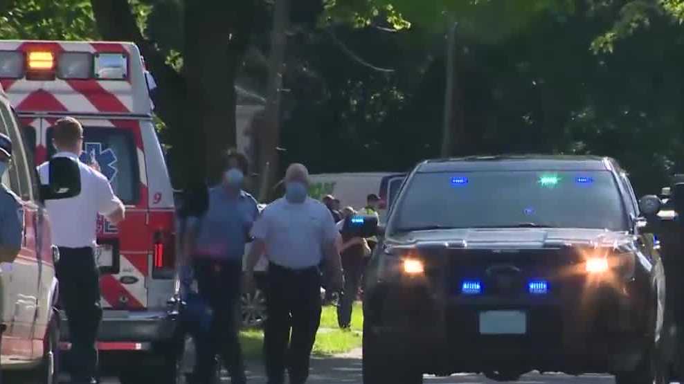 Police identify suspect in stabbing of 3 officers
