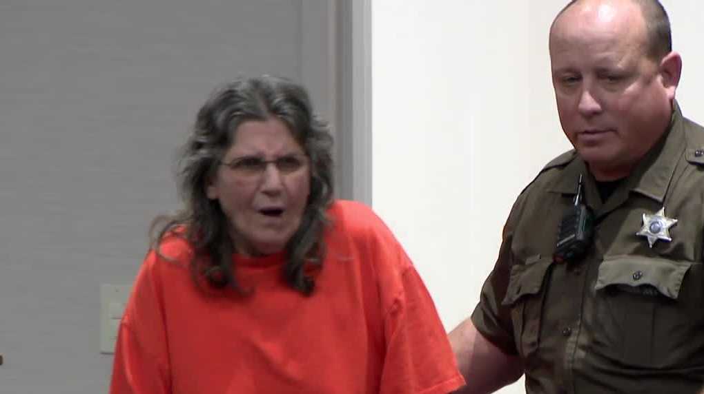 Lisbon woman charged after threats at school involving her dog