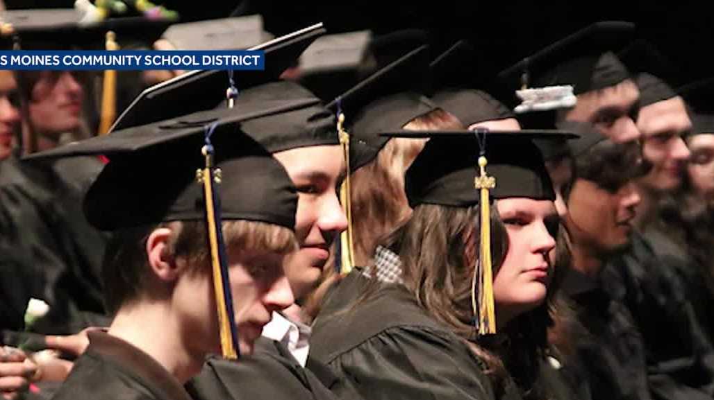 West Des Moines hosts final graduation ceremony for Walnut Creek seniors