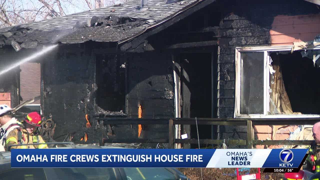 Omaha house fire displaces five people