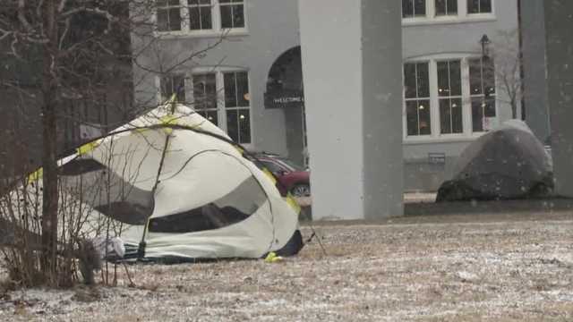 Milwaukee homeless outreach groups rush to get people to warming shelters - Vimarsana News