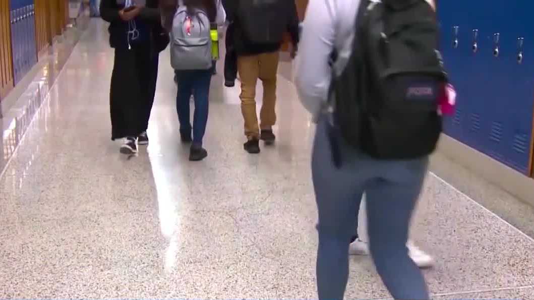 Report uncovers what school resource officer trends in Iowa