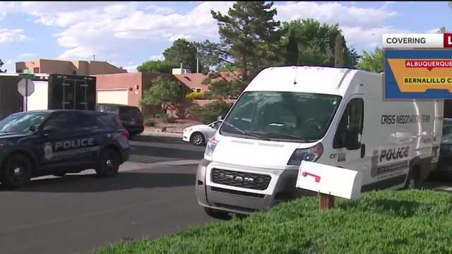 Albuquerque SWAT arrest man after he entered another's home - Vimarsana News