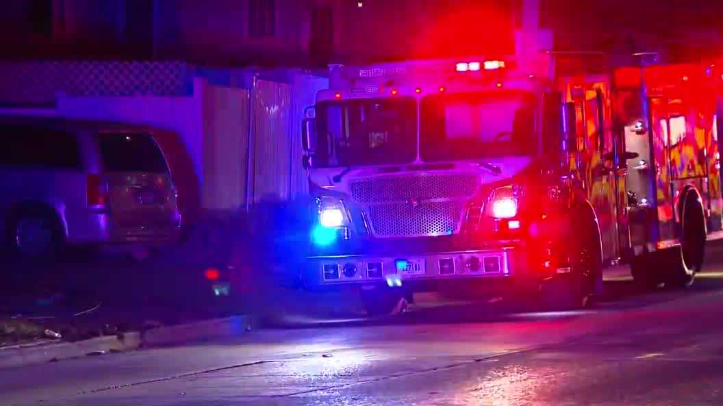 Fire crews respond to home in Des Moines