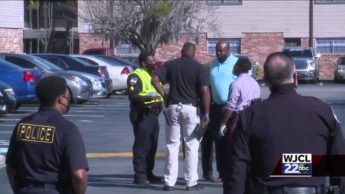 Police 2 men shot at Savannah apartment complex, 1 in critical condition