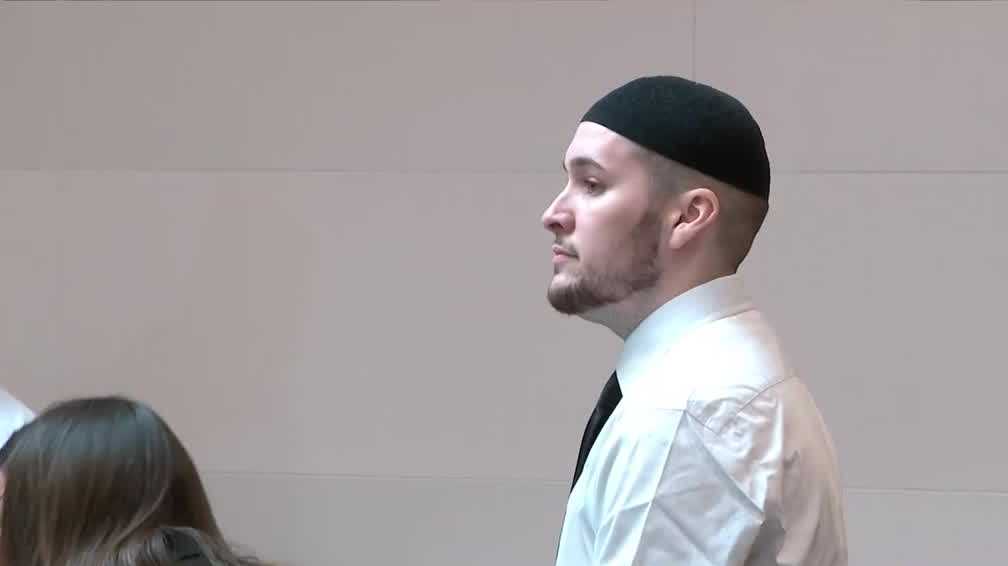 Trial begins for man accused of letting child drown in bathtub