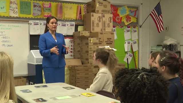 Kentucky Lt. Gov. speaks to students in the 'She Became' program - Vimarsana News