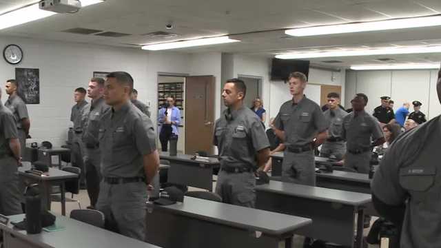 Des Moines Police Department swears in new class of officers