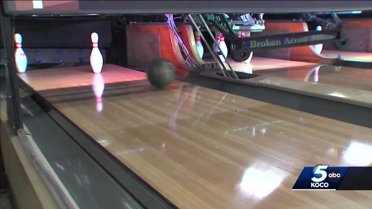 Allwomen’s bowling league celebrates 50th birthday in Tulsa