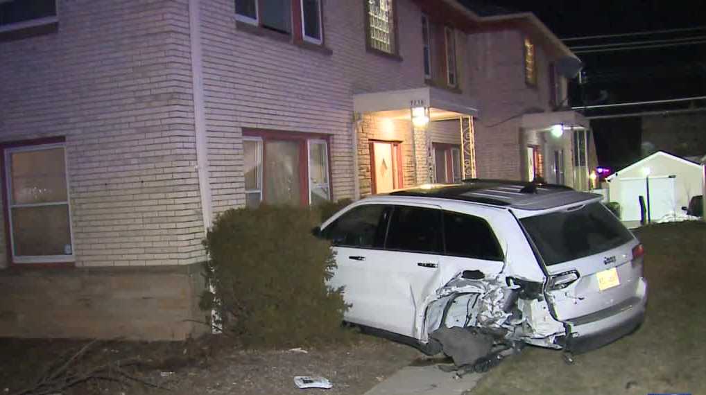 Multi-car crash ends when SUV crashes into building in Milwaukee, two ...