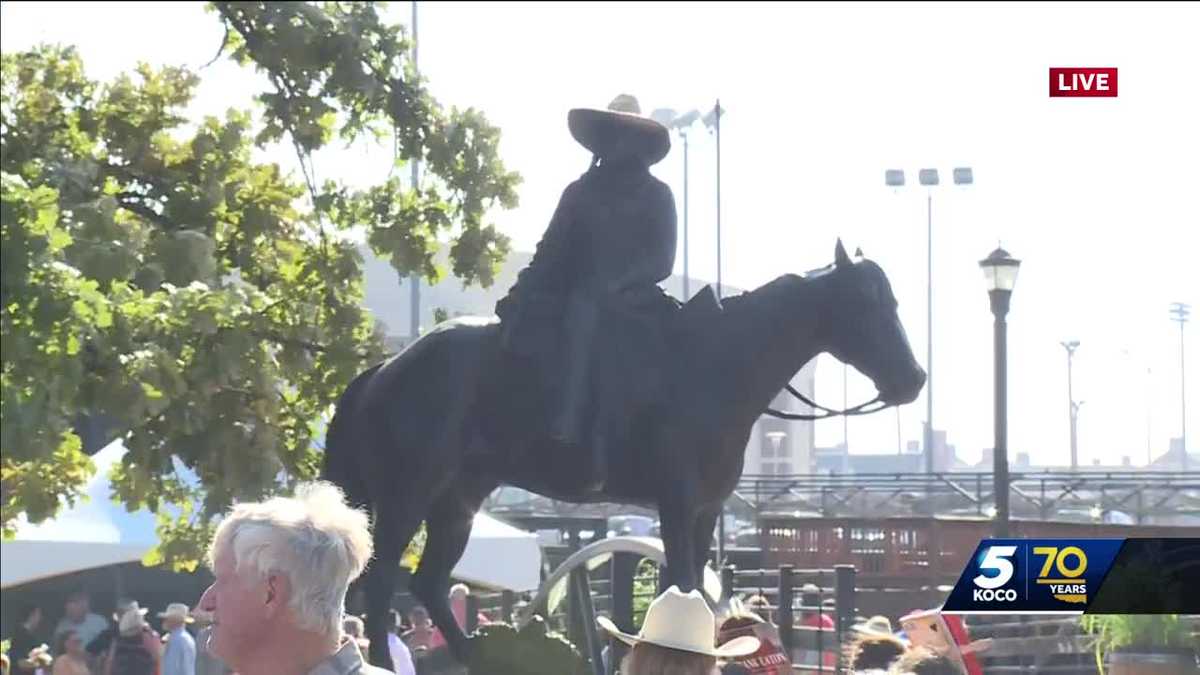 Oklahoma State University unveils Pistol Pete statue