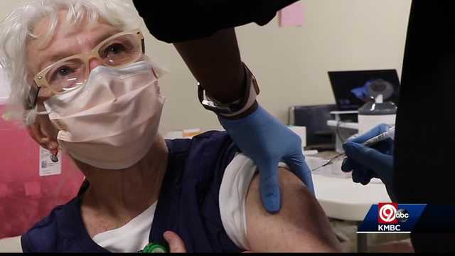 Kansas City doctors explain who should get a COVID-19 booster - Vimarsana News