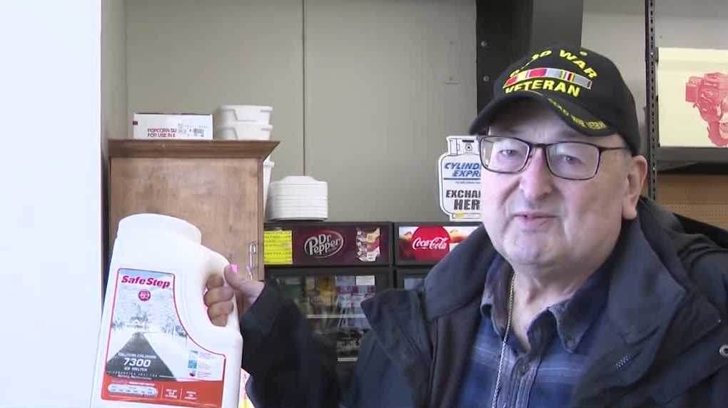Des Moines snowplow drivers ready to clear snowy streets
