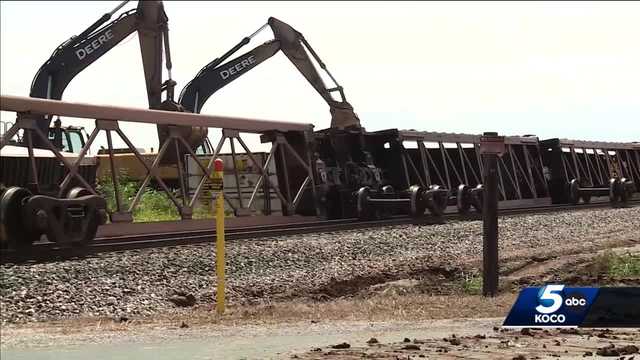 High winds cause train to derail in Fairmont, impacting locals - Vimarsana News