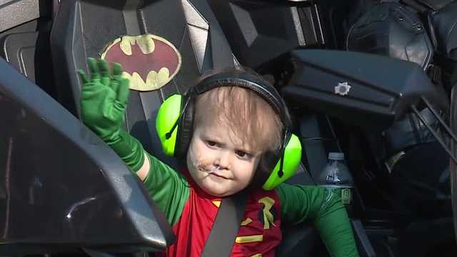 5-year-old fighting cancer serenaded as superhero - Vimarsana News