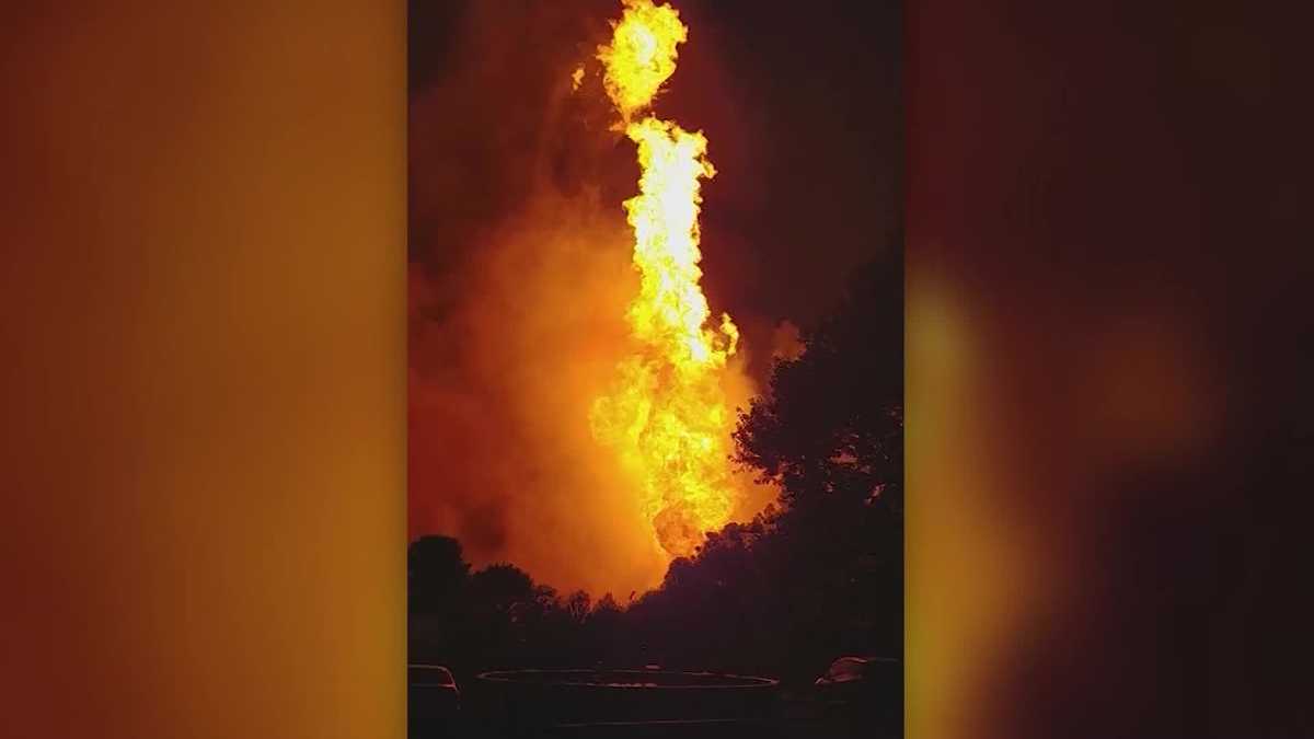 WATCH: Massive flames erupt after gas explosion leaves 1 dead in Kentucky