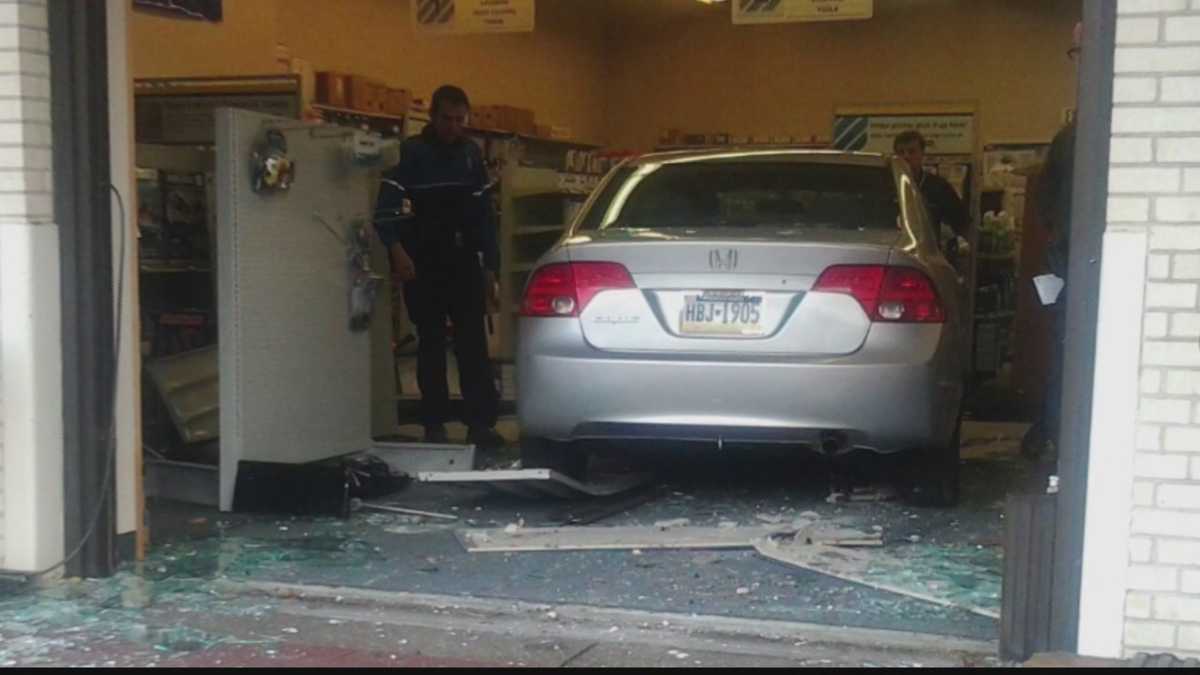 Car crashes into McKnight Road store
