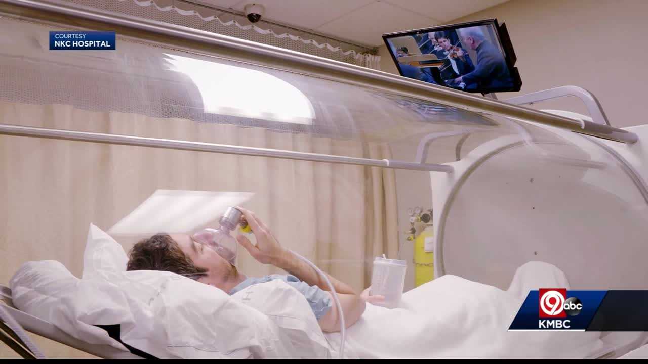 UMKC music professor's hearing restored after therapy in hyperbaric oxygen chamber - Vimarsana News