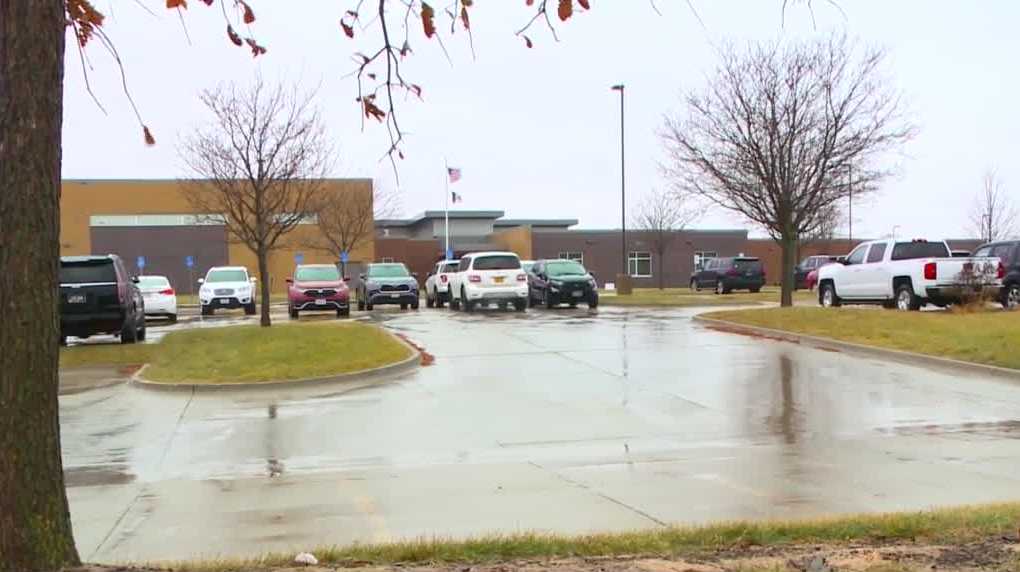 900 Waukee parents sign petition against boundary changes