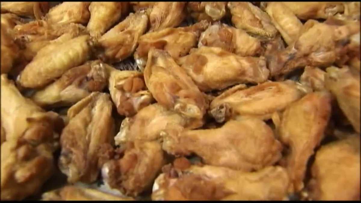 group-predicts-record-year-for-chicken-wing-eating-during-super-bowl-liv