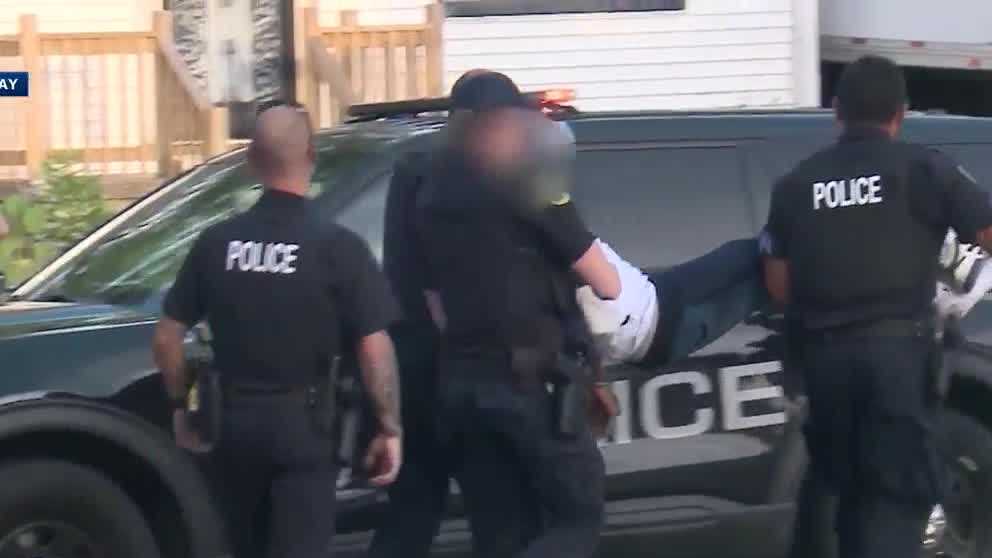 Milwaukee police link triple shooting and crash, one dead
