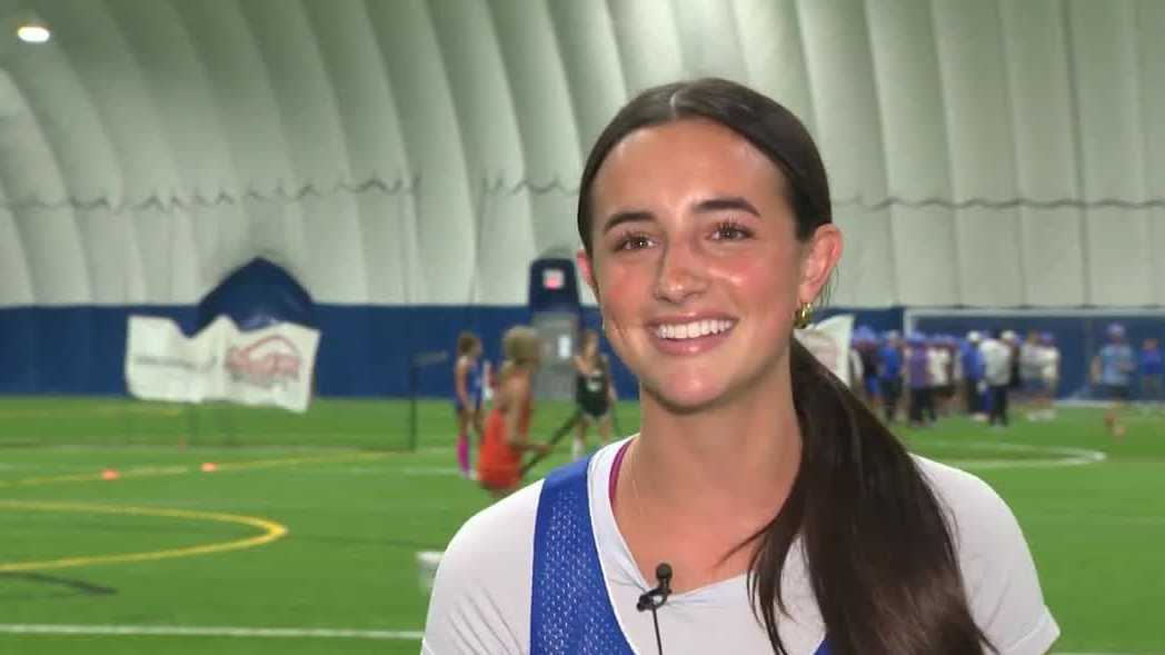 Londonderry's Alison Chambers excels in field hockey, softball