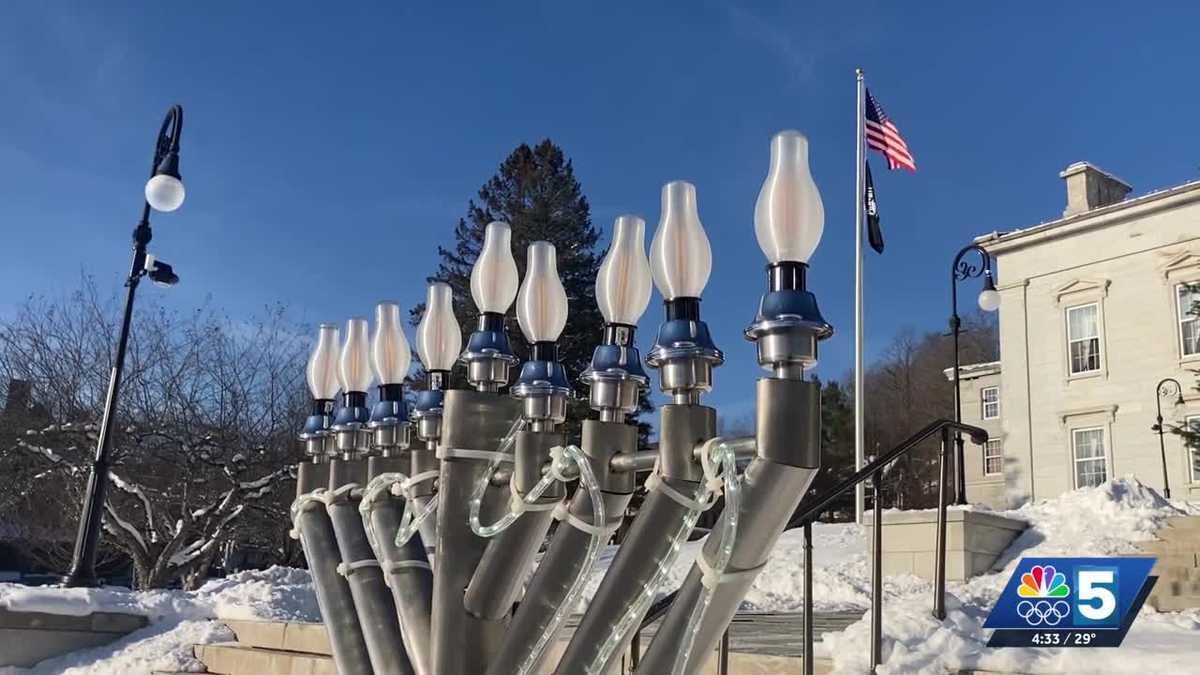 Menorah lighting at Vermont State House goes ahead after tragedy in Australia