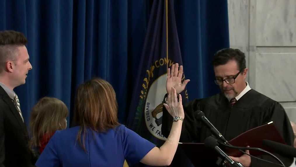 Swearing-in ceremony held for Kentucky constitutional officers