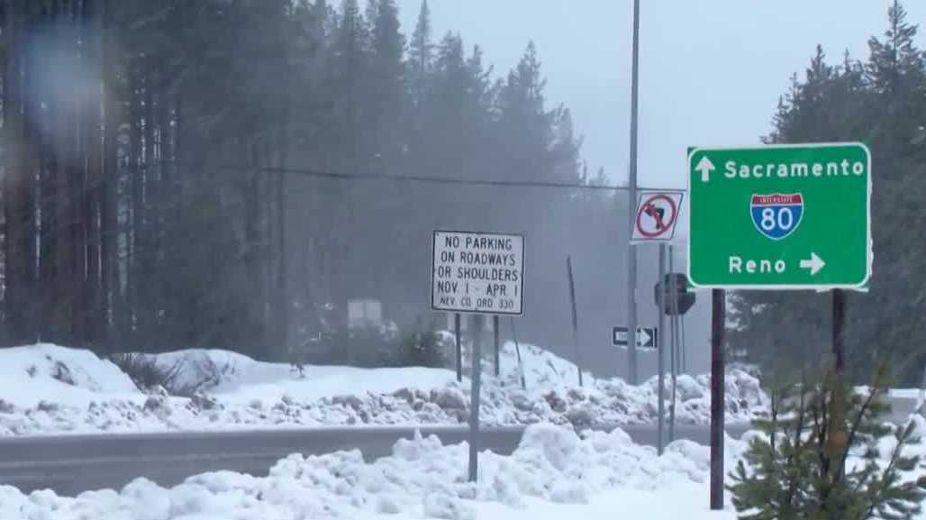 Snow falls upon Northern California Sierra after long stretch of dry ...