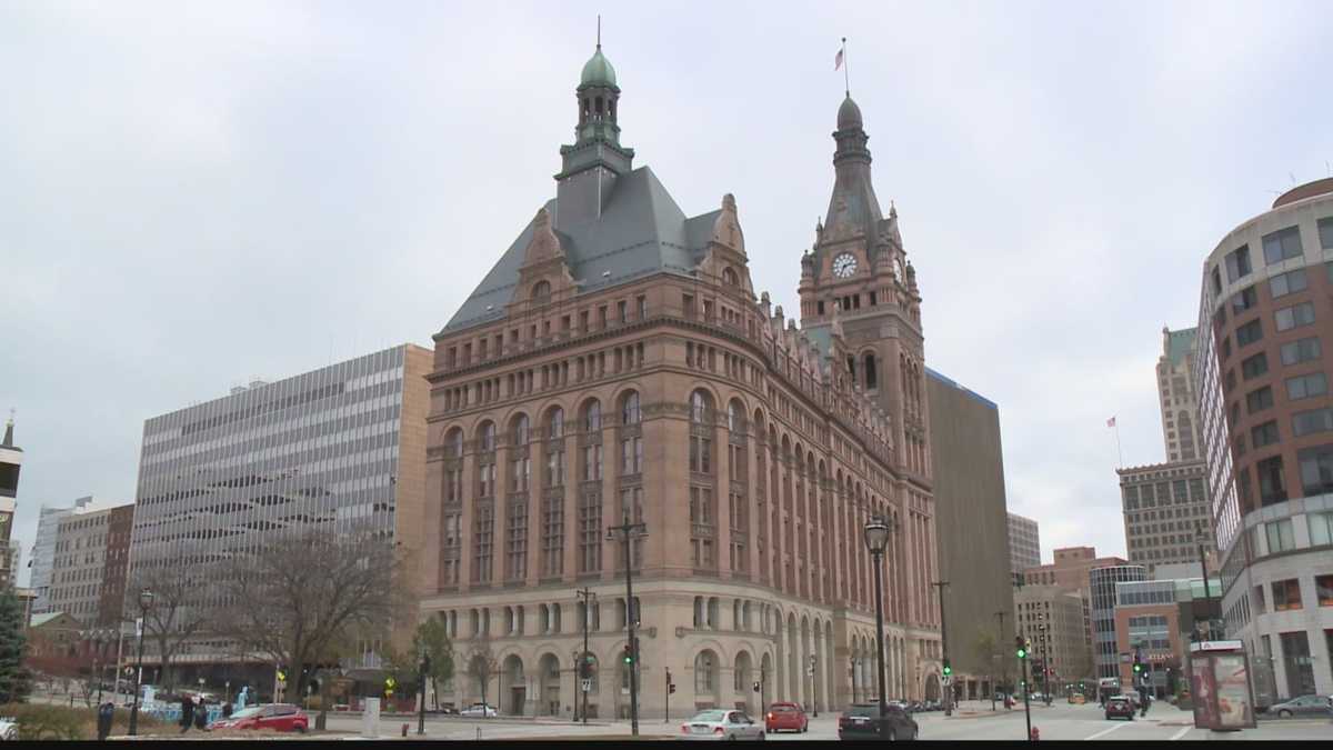 Hefty Price Tag To Repair Milwaukees Sinking City Hall 5105